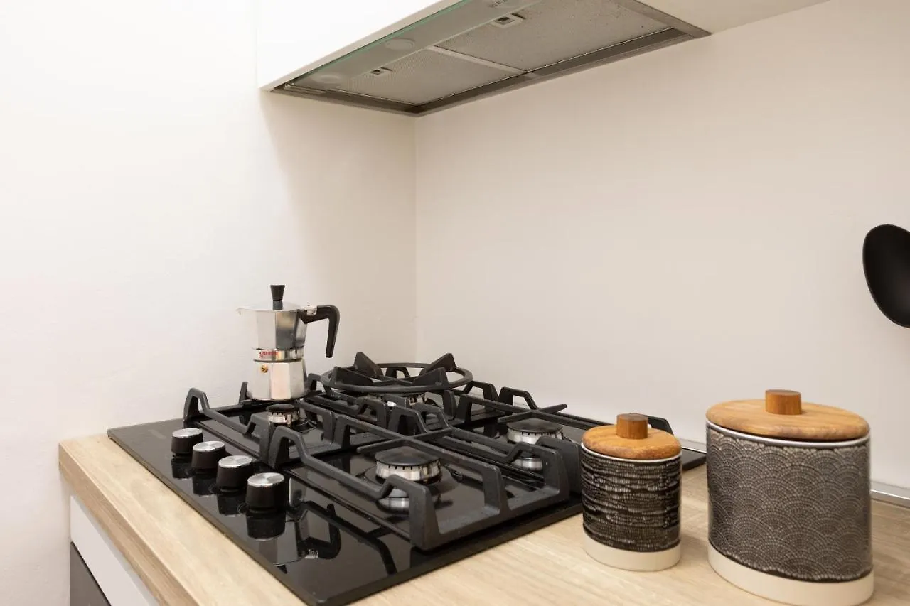 Xenia Apartments - Enjoy Porta Venezia In Modern Apt- 10 Min From Duomo Milan 0*,